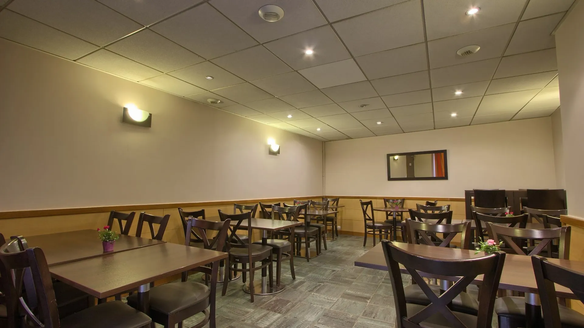 Timhotel Le Louvre 3* Paryż