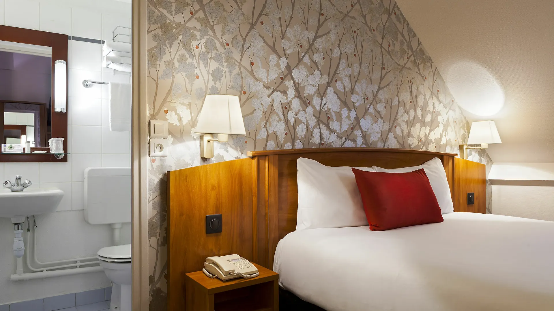 Timhotel Le Louvre Paris